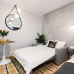 Cosy Stylish - Center