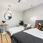 Cosy Stylish - Center דירה